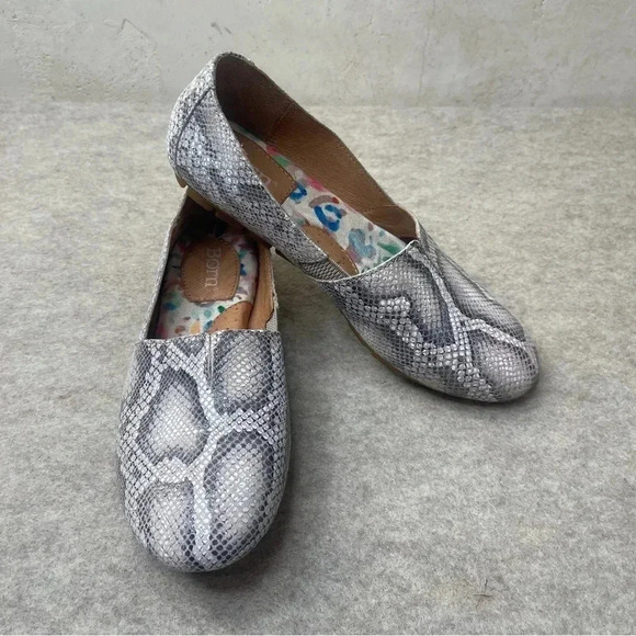 Born Sebra Leather Slip On Snakeskin Round Toe Comfort Shoes Women’s size 6.5 - Picture 4 of 14